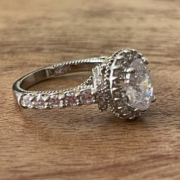 Elegant925 Silver Ring Oval Cut White Sapphire - Picture 6 of 9